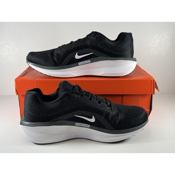 Nike Air Winflo 11 Running Shoes Men\'s Size 12 4E Wide Black/White FQ8937-001 main image 5